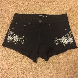Eunina mid rise shortie shorts